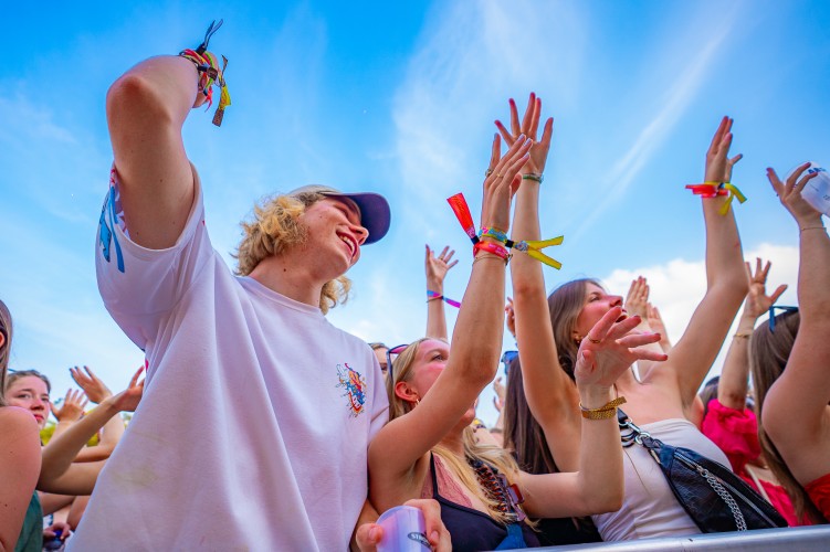 Sunrise Festival 2023 | De start van een onvergetelijk mooi weekend! ⛺️🧡