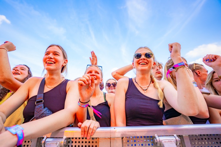 Sunrise Festival 2023 | De start van een onvergetelijk mooi weekend! ⛺️🧡