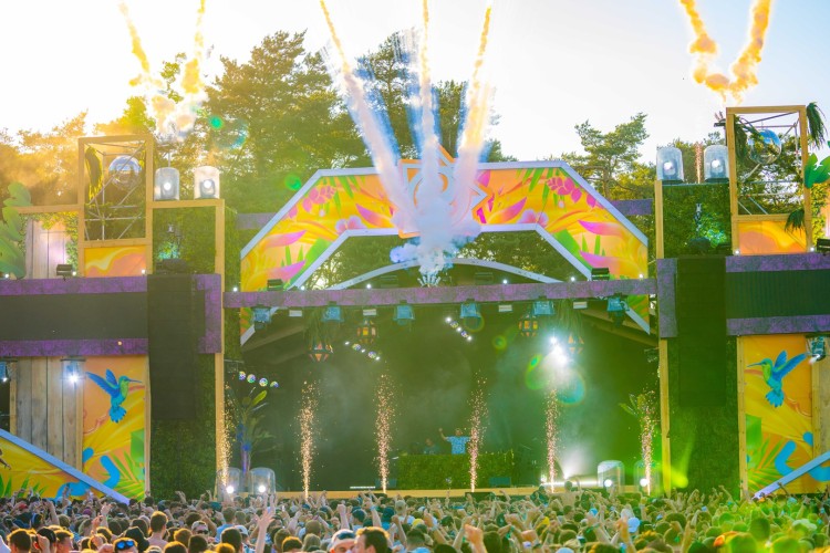 Sunrise Festival 2023 | De zomer = van ons! 🍹⛱