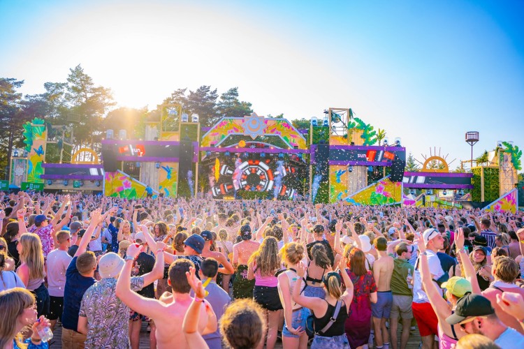 Sunrise Festival 2023 | De zomer = van ons! 🍹⛱