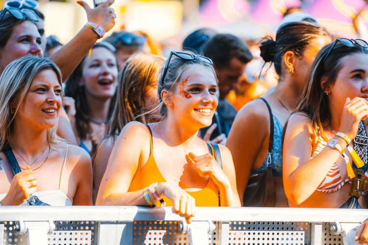 Sunrise Festival 2023 | De zomer = van ons! 🍹⛱