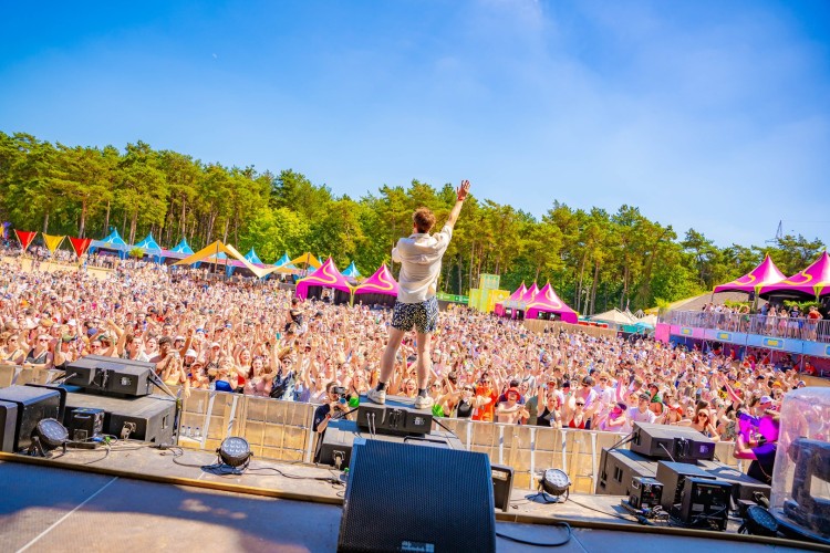 Sunrise Festival 2023 | De zomer = van ons! 🍹⛱