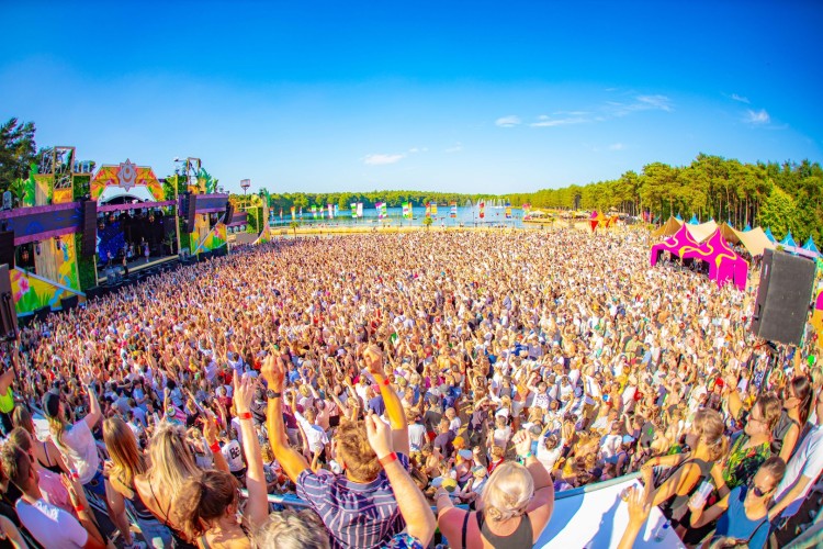 Sunrise Festival 2023 | De zomer = van ons! 🍹⛱