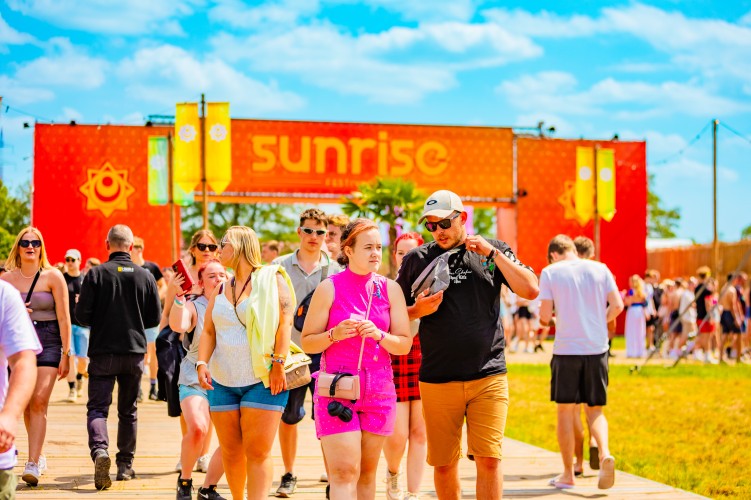 Sunrise Festival 2024 | Oneindig veel zonnestraaltjes: aanwezig! ☀️