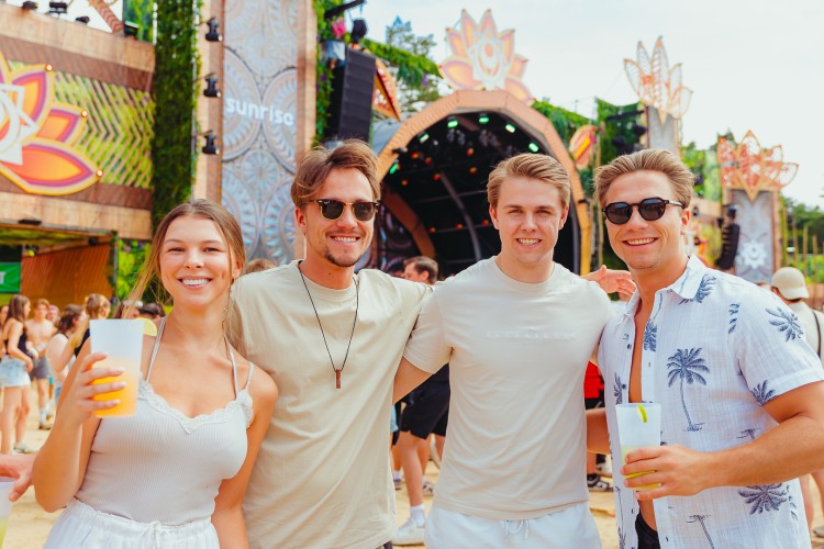 Sunrise Festival 2024 | Het mooiste publiek van de hele wereld 🌎